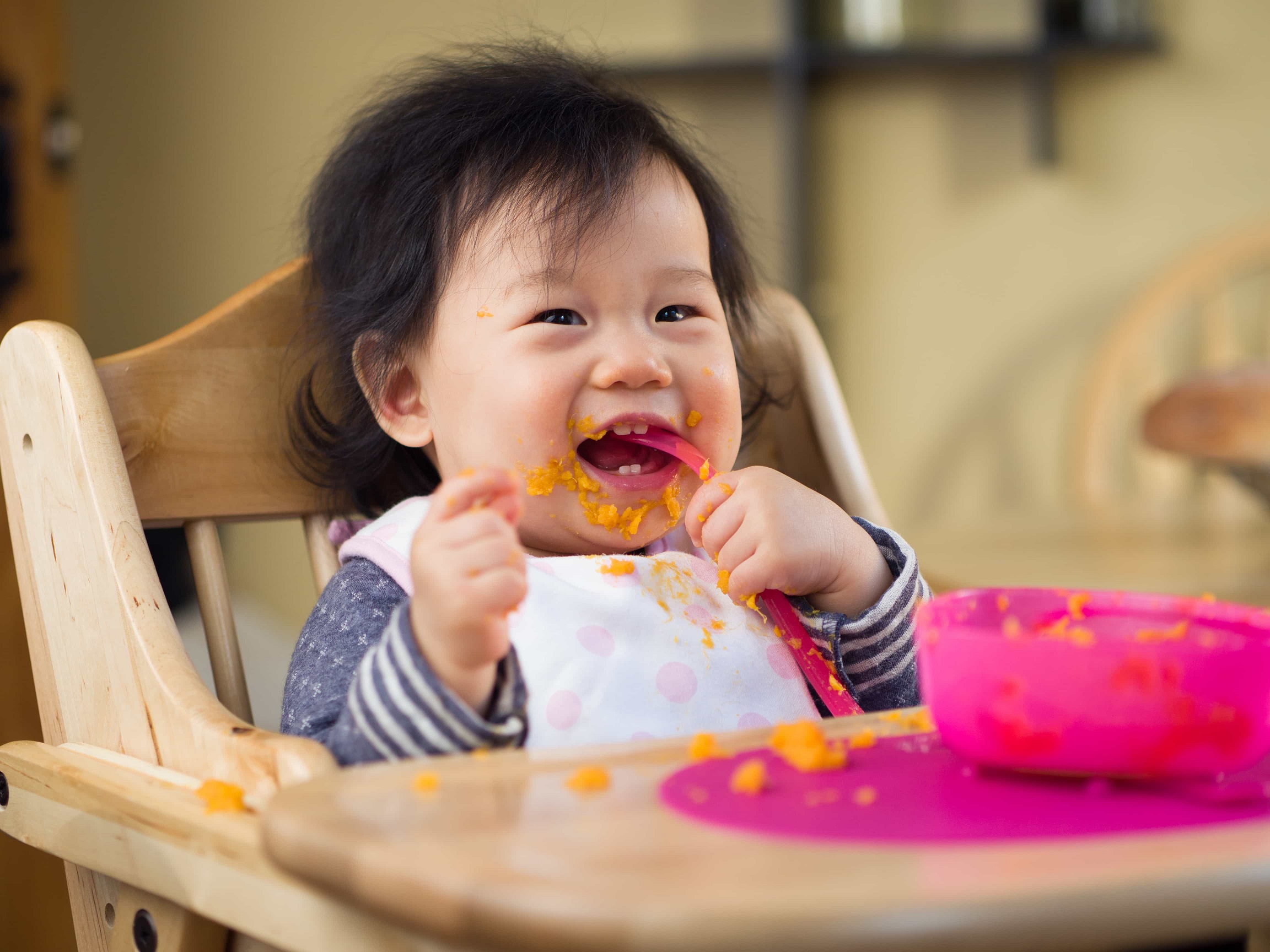 Детские фото рецепт. Картинка новорожденного ребенка кушает. Asian Baby early food. Eat foto. Baby for eat.